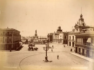 Plaza de la Intendencia en 1888 — Plaza Sotomayor — 1888 | Chile de Ayer