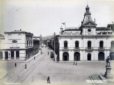 Calle Blanco de Valparaíso en 1888 — Plaza Sotomayor — 1888 | Chile de Ayer