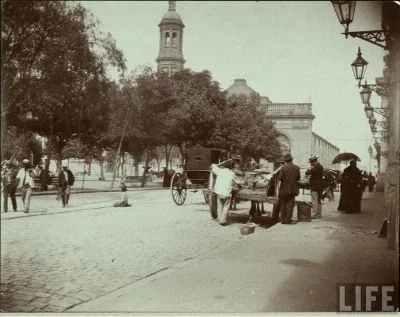 Plaza de Armas 1906 — 1895 | Chile de Ayer