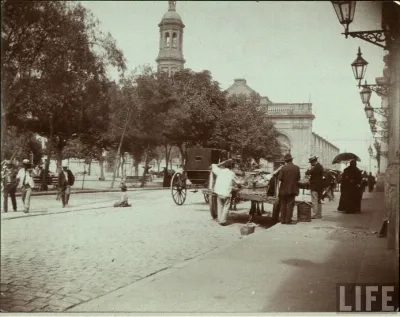 Plaza de Armas de Santiago 1900 — Plaza de Armas de Santiago — 1900 | Chile de Ayer