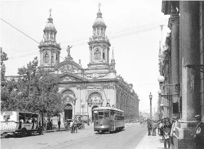 Plaza de Armas Santiago en 1920 — 1920 | Chile de Ayer