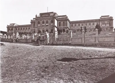 La antigua Escuela Naval de Chile, 1900 — 1900 | Chile de Ayer