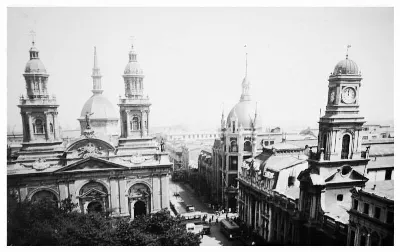 Plaza de Armas de Santiago posterior al año 1910. — 1910 | Chile de Ayer