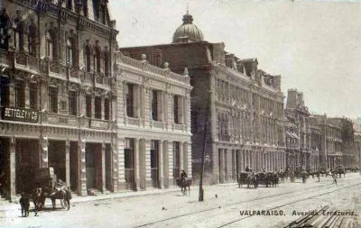 Avenida Errázuriz de Valparaíso, circa 1900. — 1900 | Chile de Ayer