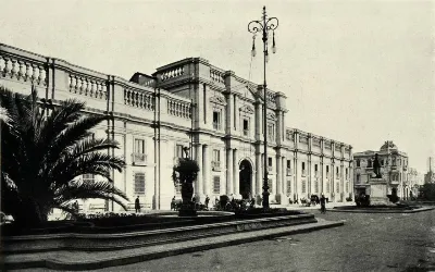 Fachada de La Moneda en 1922. — 1922 | Chile de Ayer