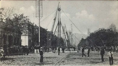 Ejercicios de Bomberos en plena Alameda, Santiago. — 1920 | Chile de Ayer