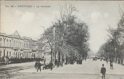Alameda y su bandejón central, a principios de Siglo XX — 1900 | Chile de Ayer