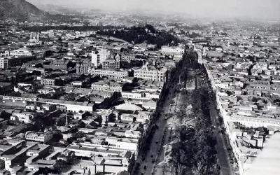 Gran vista de la Alameda a inicio de los años 20s — Alameda de las Delicias — 1920 | Chile de Ayer
