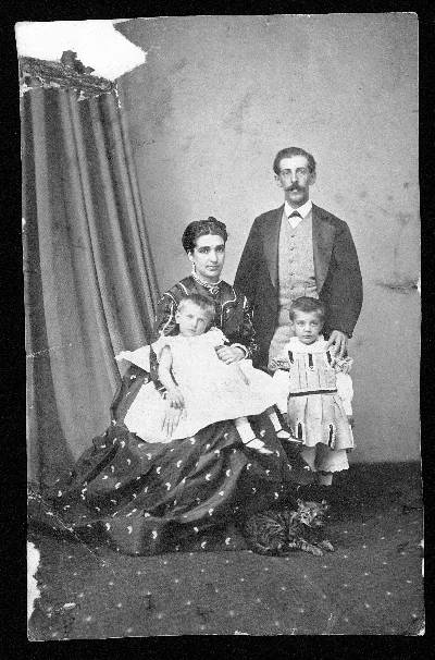 Retrato de Don Melchor Concha y Toro junto a Emiliana Subercaseaux, ca. 1870 — 1870 | Chile de Ayer