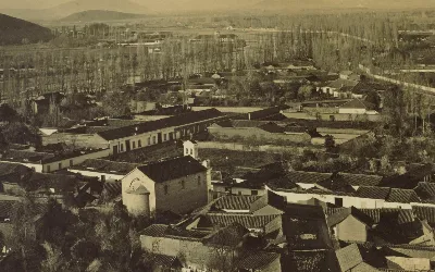 Santiago hacia el oriente en 1860 — Calle Victoria Subercaseaux — 1860 | Chile de Ayer