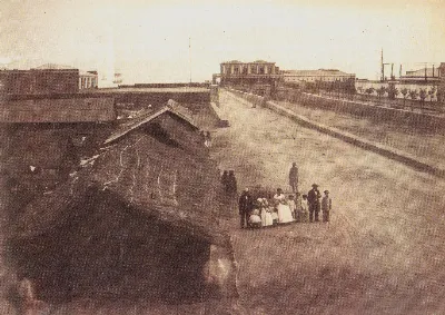 Estación de Ferrocarriles de Valparaíso año 1864 — Estación Puerto — 1864 | Chile de Ayer