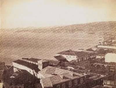 Vista de la Bahía de Valparaíso año 1870 — Bahía de Valparaíso — 1870 | Chile de Ayer