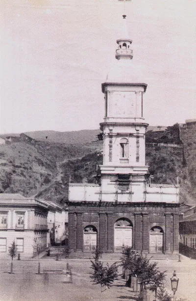 Campanil Plaza de la Victoria año 1864 — Plaza de la Victoria — 1864 | Chile de Ayer