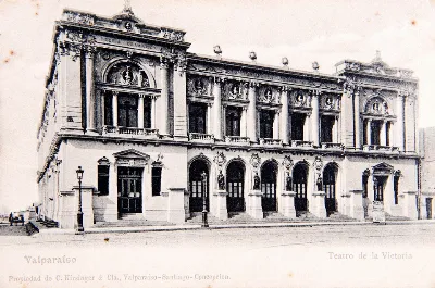 Teatro Victoria de Valparaíso circa. 1900 — 1900 | Chile de Ayer
