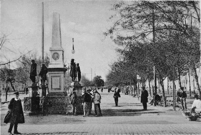 Obelisco de la Alameda ca. 1900 — Colegio de los Sagrados Corazones de la Alameda — 1900 | Chile de Ayer