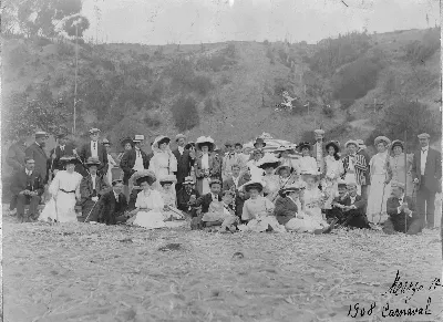 Carnaval en la Playa de Zapallar en 1908 — Playa de Zapallar — 1908 | Chile de Ayer