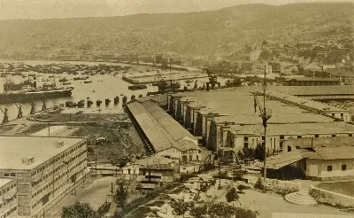 Muelle, Malecón y Puerto de Valparaíso en 1922 — 1922 | Chile de Ayer