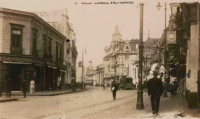 Calle Condel de Valparaíso ca. 1920 — 1920 | Chile de Ayer