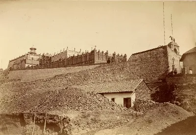 Vista desde el Oriente, Cerro Santa Lucía, 1874 — 1874 | Chile de Ayer