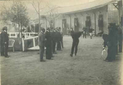 Junta en el Club Ecuestre, 1903 — 1903 | Chile de Ayer