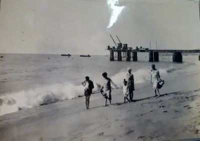 Muelle Vergara, previo a 1937, antes de la grúa — Muelle Vergara — 1920 | Chile de Ayer