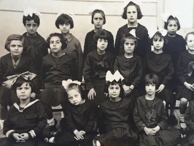 Alumnas del Colegio Inmaculada Concepción de Cauquenes en 1918. — Colegio Inmaculada Concepción de Cauquenes — 1918 | Chile de Ayer