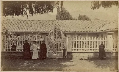 Familia en las cercanías de Limache, 1888 — Cercanías de Limache — 1888 | Chile de Ayer