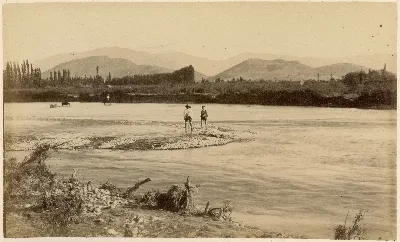 Personas en un río, zona central, 1888 — Limache — 1888 | Chile de Ayer