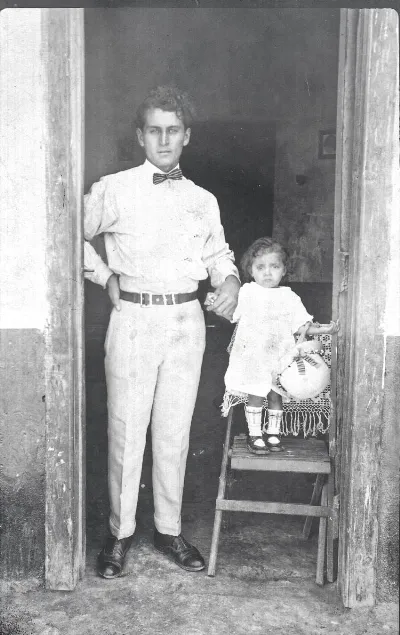 Padre e hija en 1925 — 1925 | Chile de Ayer
