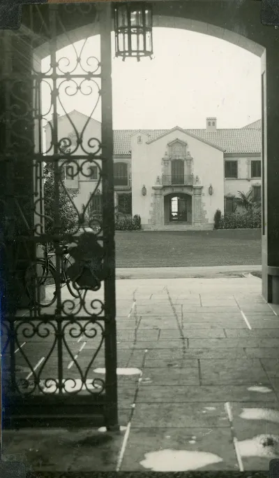 Palacio Cerro Castillo en 1930 — Palacio Presidencial Cerro Castillo — 1930 | Chile de Ayer