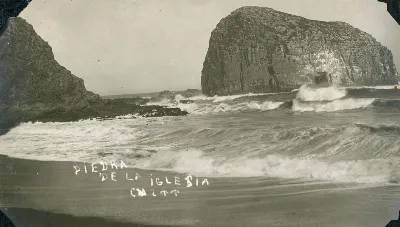 Constitución en 1925 — Piedra de la Iglesia — 1925 | Chile de Ayer