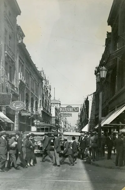 Calle Ahumada C.a 1930 — 1930 | Chile de Ayer