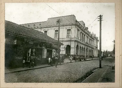 Calle Esmeralda, Los Andes, ca. 1910 — Calle Esmeralda — 1910 | Chile de Ayer