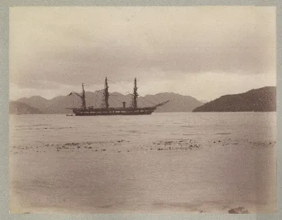 Barco en Bahía Borja, Patagonia, ca. 1894 — 1894 | Chile de Ayer