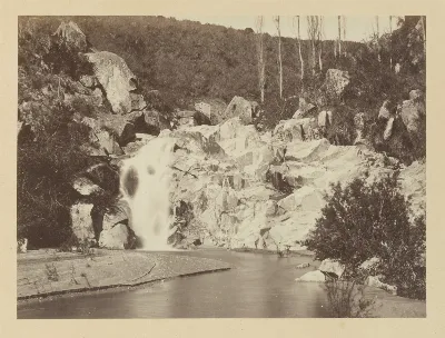 Salto de agua, alrededores Santiago, ca. 1868 — 1865 | Chile de Ayer