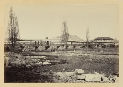 Puente de palo en Santiago, ca. 1868 — 1865 | Chile de Ayer