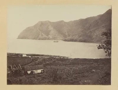 Bahia Cumberland, Isla Robinson Crusoe, Juan Fernández, 1868 — 1865 | Chile de Ayer