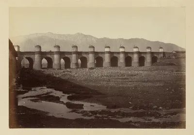 Puente Cal y Canto en Río Mapocho, Santiago, 1868 — 1865 | Chile de Ayer