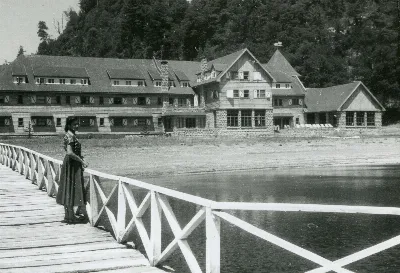 Hotel Pirihueico, 1955 — Hotel Pirihueico — 1955 | Chile de Ayer