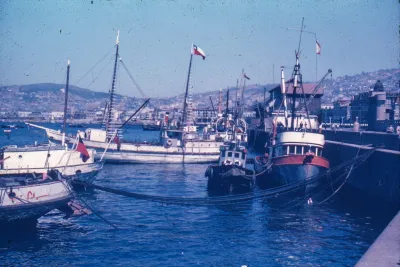 Valparaíso, botes porteños, 1953 — Bahía de Valparaíso — 1953 | Chile de Ayer
