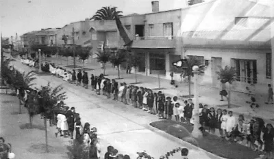 Av. Claudina Urrutia, Cauquenes, 1942 — Liceo de Hombres de Cauquenes — 1942 | Chile de Ayer