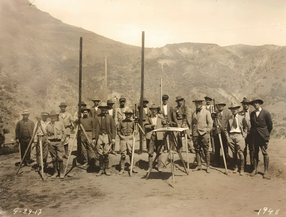 Topógrafos Norteamericanos en Caletones, 1917 — Caletones — 1917 | Chile de Ayer