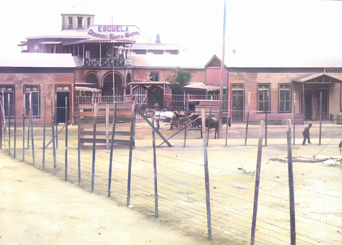 Escuela Santa María de Iquique hacia 1907 — 1907 | Chile de Ayer
