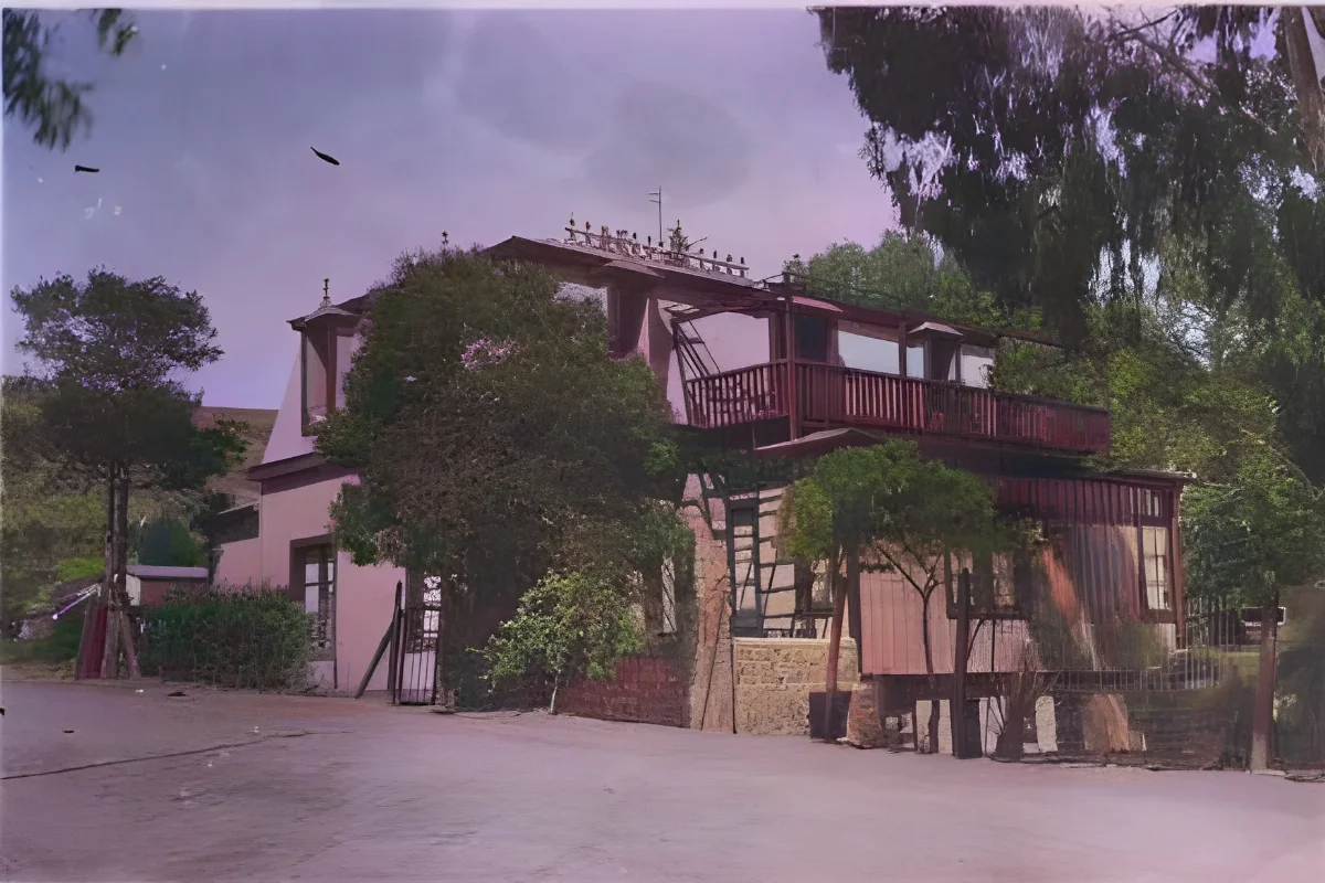 Casa en balneario de Zapallar, 1899 — Zapallar — 1899 | Chile de Ayer