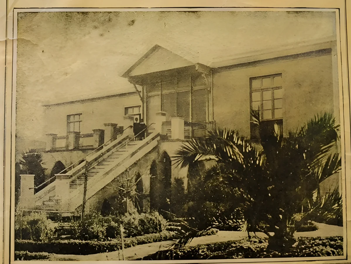 Casa Van De Wyngard Cavieres, Quinta Normal, ca 1900 — Quinta Normal — 1900 | Chile de Ayer