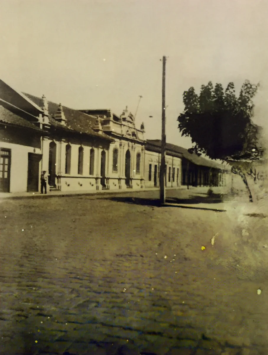 Cabildo de Cauquenes, 1916 — Plaza Vieja de Cauquenes — 1916 | Chile de Ayer