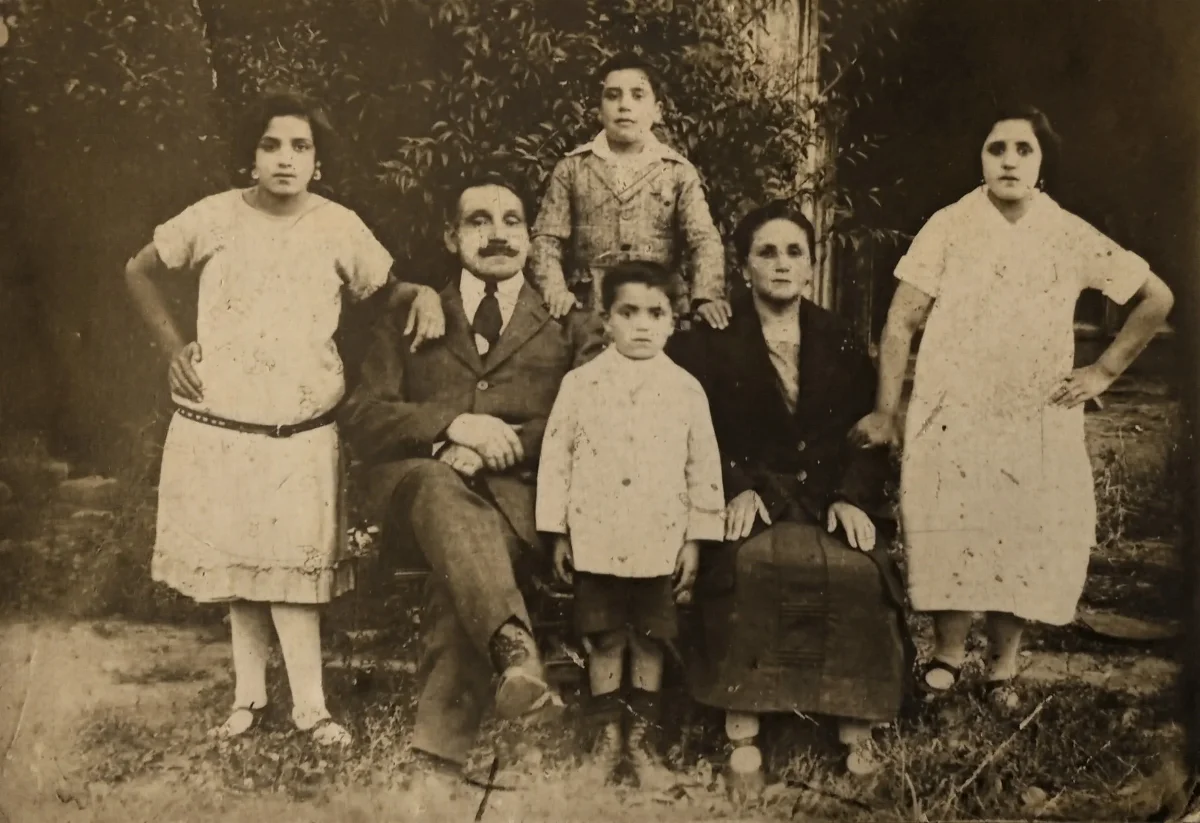 Familia Sandoval Pavez, 1922 — Concepción — 1922 | Chile de Ayer