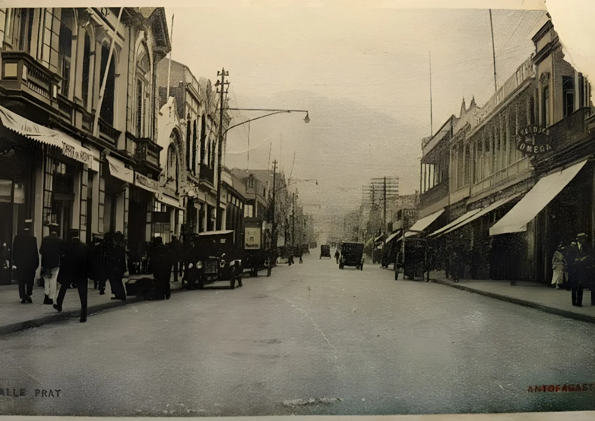 Calle Prat, Antofagasta, 1920 — Calle Prat — 1920 | Chile de Ayer