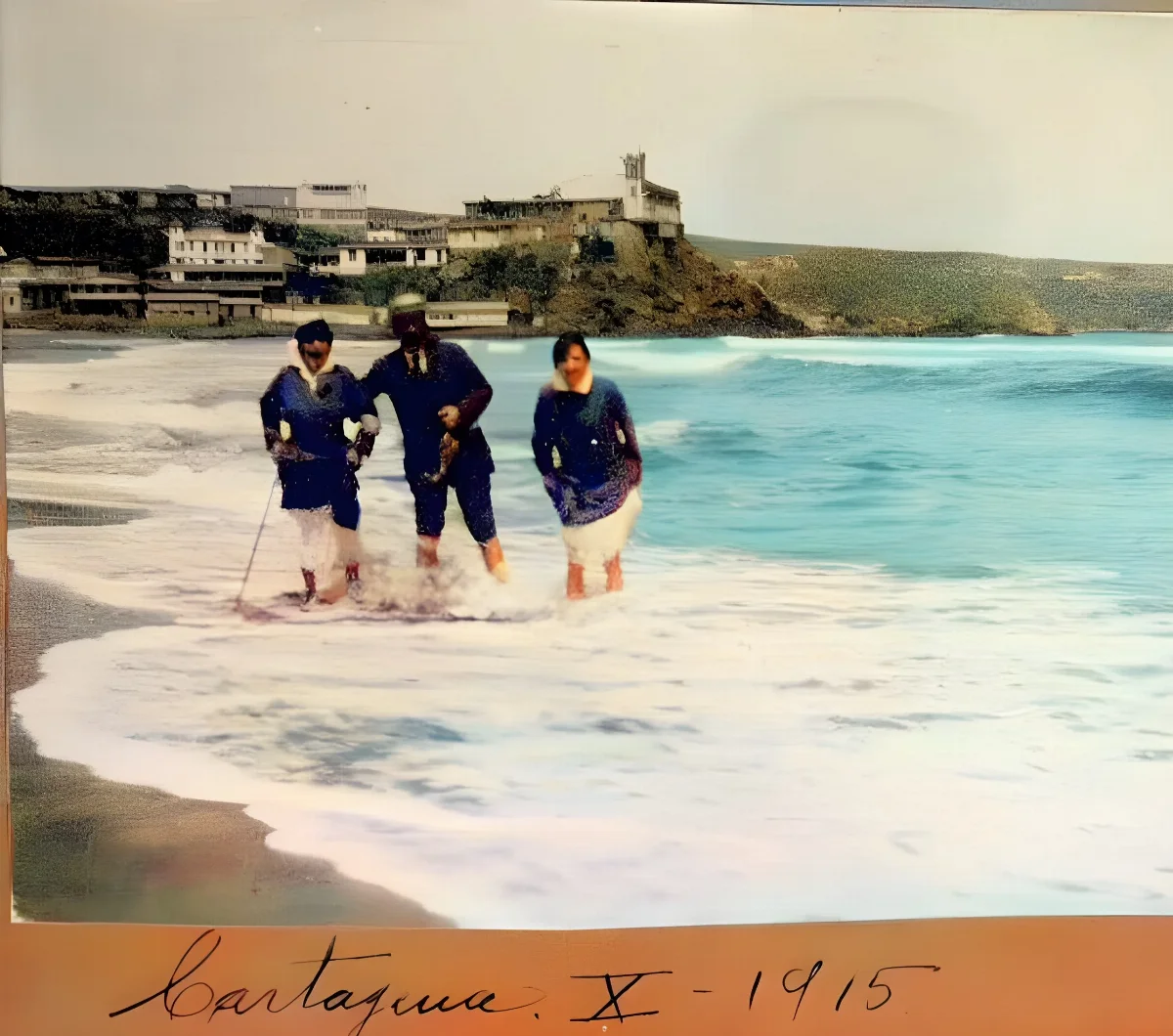 Playa de Cartagena en 1915 — 1915 | Chile de Ayer
