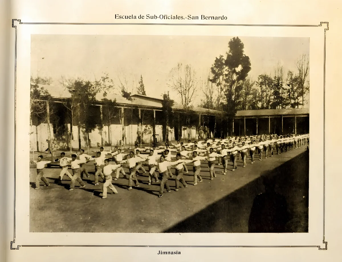 Ejércitodechile-álbumgráfico-1910-DSCF1419 — 1910 | Chile de Ayer